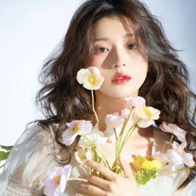榆木湖边的房子海报